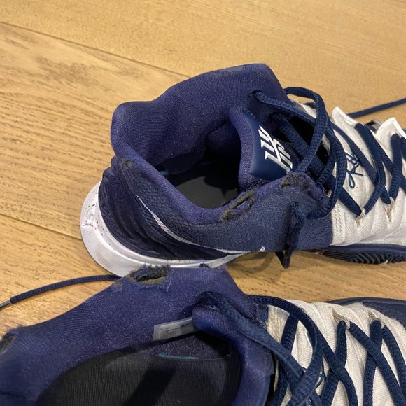 Kyrie 4 - Midnight Blue - Size 8 - Picture 3 of 5